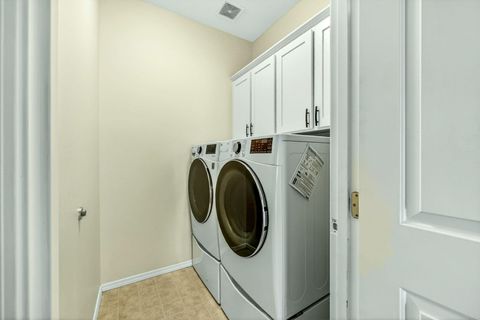 Tiny photo for 2078 Orchard Home Drive, Medford, OR 97501 (MLS # 220219996)