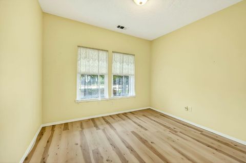 Tiny photo for 2078 Orchard Home Drive, Medford, OR 97501 (MLS # 220219996)