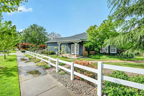 Tiny photo for 2078 Orchard Home Drive, Medford, OR 97501 (MLS # 220219996)