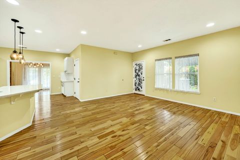 Tiny photo for 2078 Orchard Home Drive, Medford, OR 97501 (MLS # 220219996)