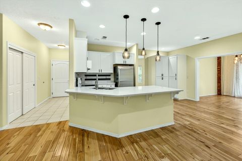 Tiny photo for 2078 Orchard Home Drive, Medford, OR 97501 (MLS # 220219996)