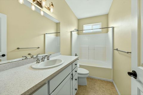 Tiny photo for 2078 Orchard Home Drive, Medford, OR 97501 (MLS # 220219996)