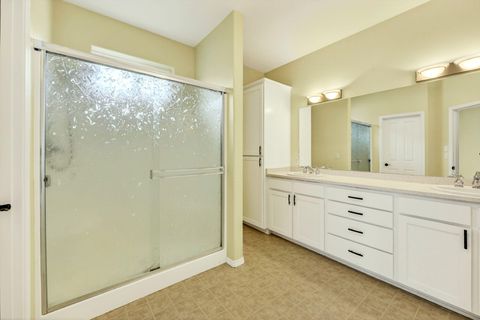 Tiny photo for 2078 Orchard Home Drive, Medford, OR 97501 (MLS # 220219996)