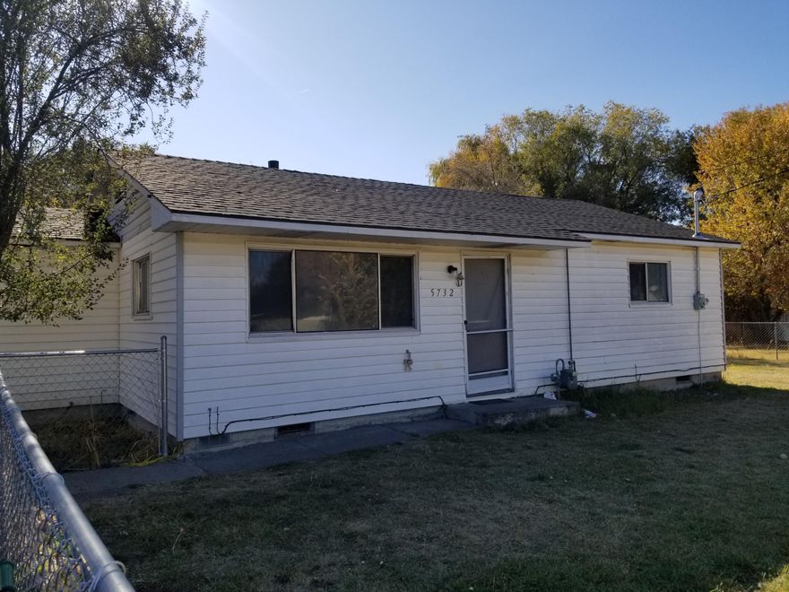 Adorable and affordable! New roof in 2018 and new natural gas forced air heat installed in 2019. Electrical updated in 2018. Natural hard wood floors have been beautifully refinished. The hard work has been done on this cozy home!