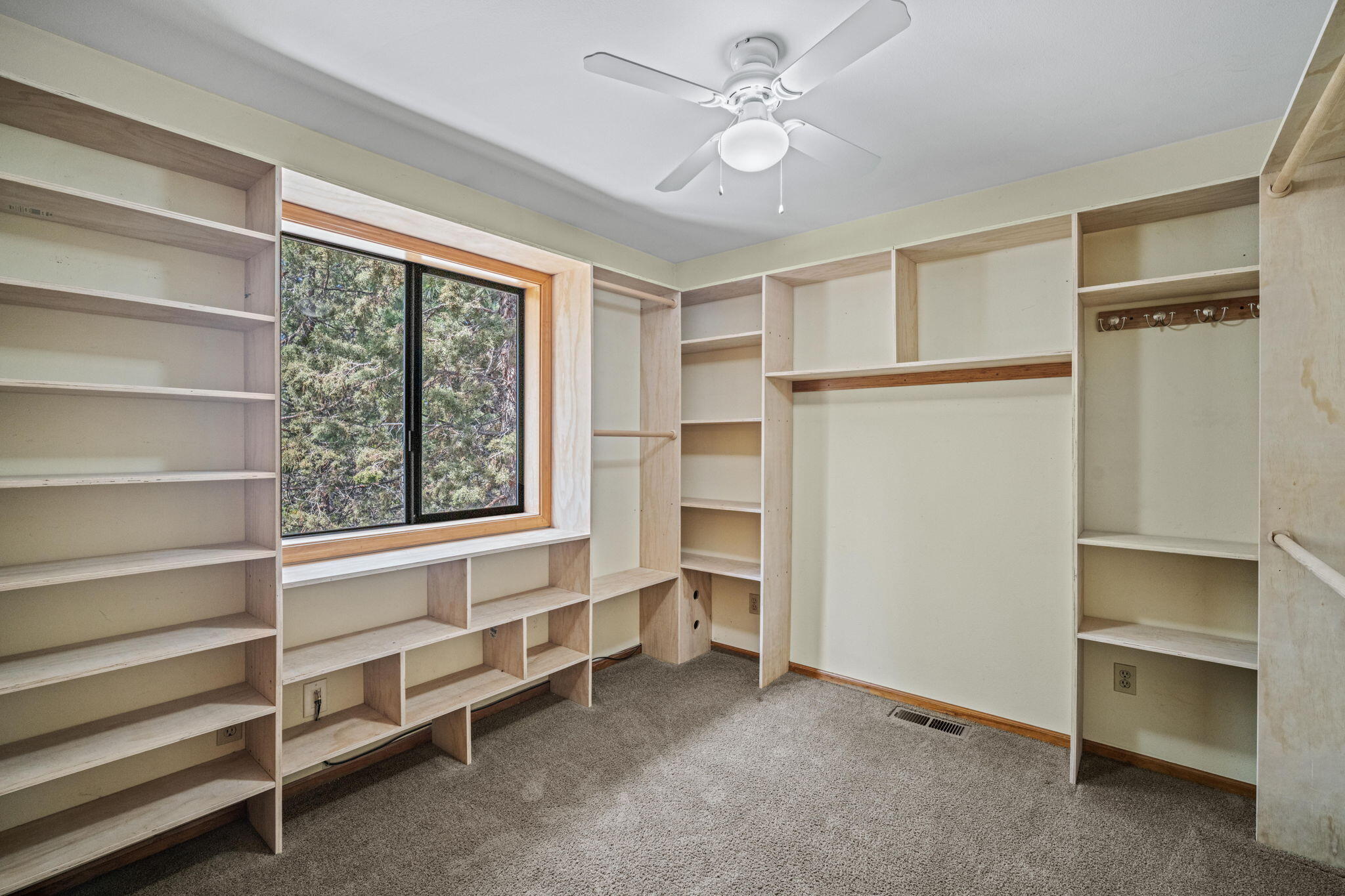 Deer Pointe Village - Residential