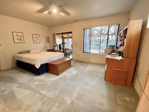 Tiny photo for 955 SW Rogue River Avenue, Grants Pass, OR 97526 (MLS # 220213331)