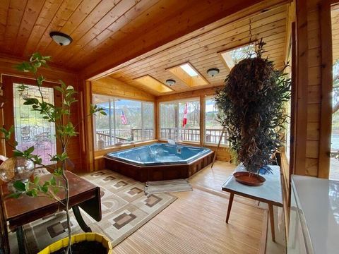 Tiny photo for 955 SW Rogue River Avenue, Grants Pass, OR 97526 (MLS # 220213331)