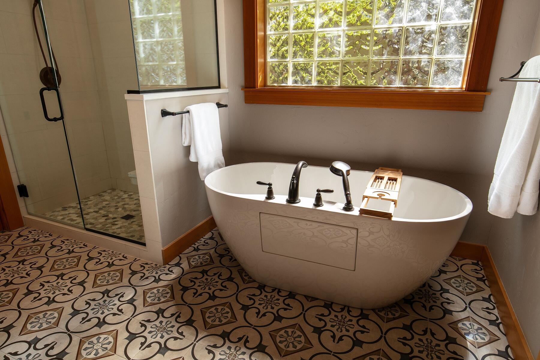 Broken Top - Residential