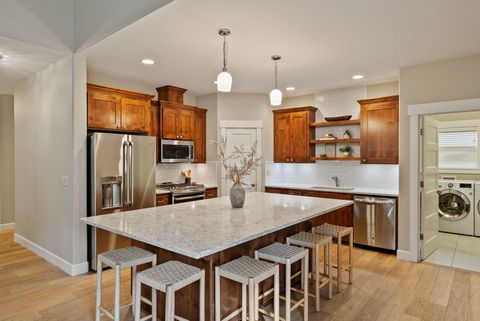 2379 NW Drouillard Avenue Bend OR 97703