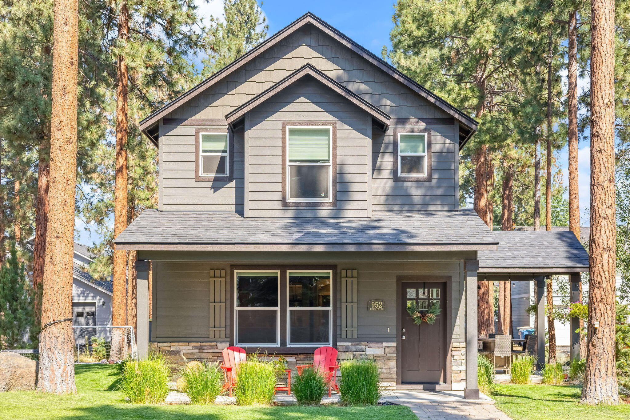 952 E Timber Pine Drive