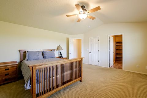 Tiny photo for 53085 Riverview Drive, La Pine, OR 97739 (MLS # 220202746)