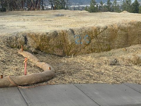 Tiny photo for 2050 SE Wyndham Way, Grants Pass, OR 97527 (MLS # 220215647)