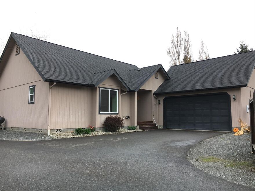 Great Family Home near Reinhart Park. This 3 Bedroom, 2 Bath 1123 Sq Ft Home was built in 2007 and features an Open, Bright and Sunny Floor Plan, Vaulted Ceilings, an Eating Bar, Beautiful Fully Fenced Back Yard with a Deck to Entertain your friends, and a 2 Car Garage with Opener. All this on a .19 Acre lot. Come see this home before it's gone.