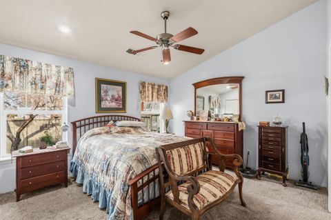 Tiny photo for 1240 Shafer Lane, Medford, OR 97501 (MLS # 220212570)