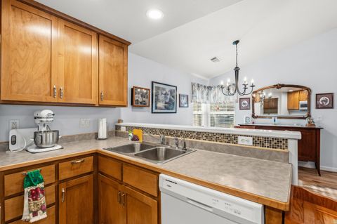 Tiny photo for 1240 Shafer Lane, Medford, OR 97501 (MLS # 220212570)