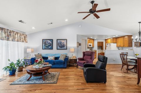 Tiny photo for 1240 Shafer Lane, Medford, OR 97501 (MLS # 220212570)