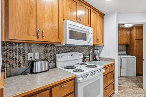 Tiny photo for 1240 Shafer Lane, Medford, OR 97501 (MLS # 220212570)