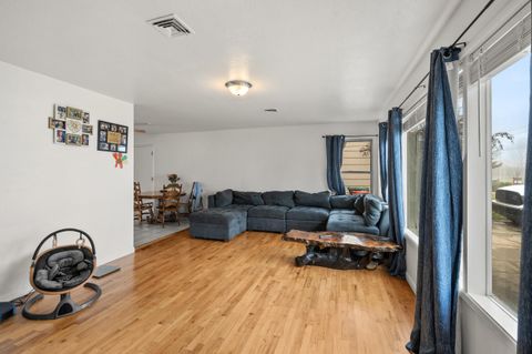 Tiny photo for 1201 Murray Avenue, Medford, OR 97501 (MLS # 220213890)