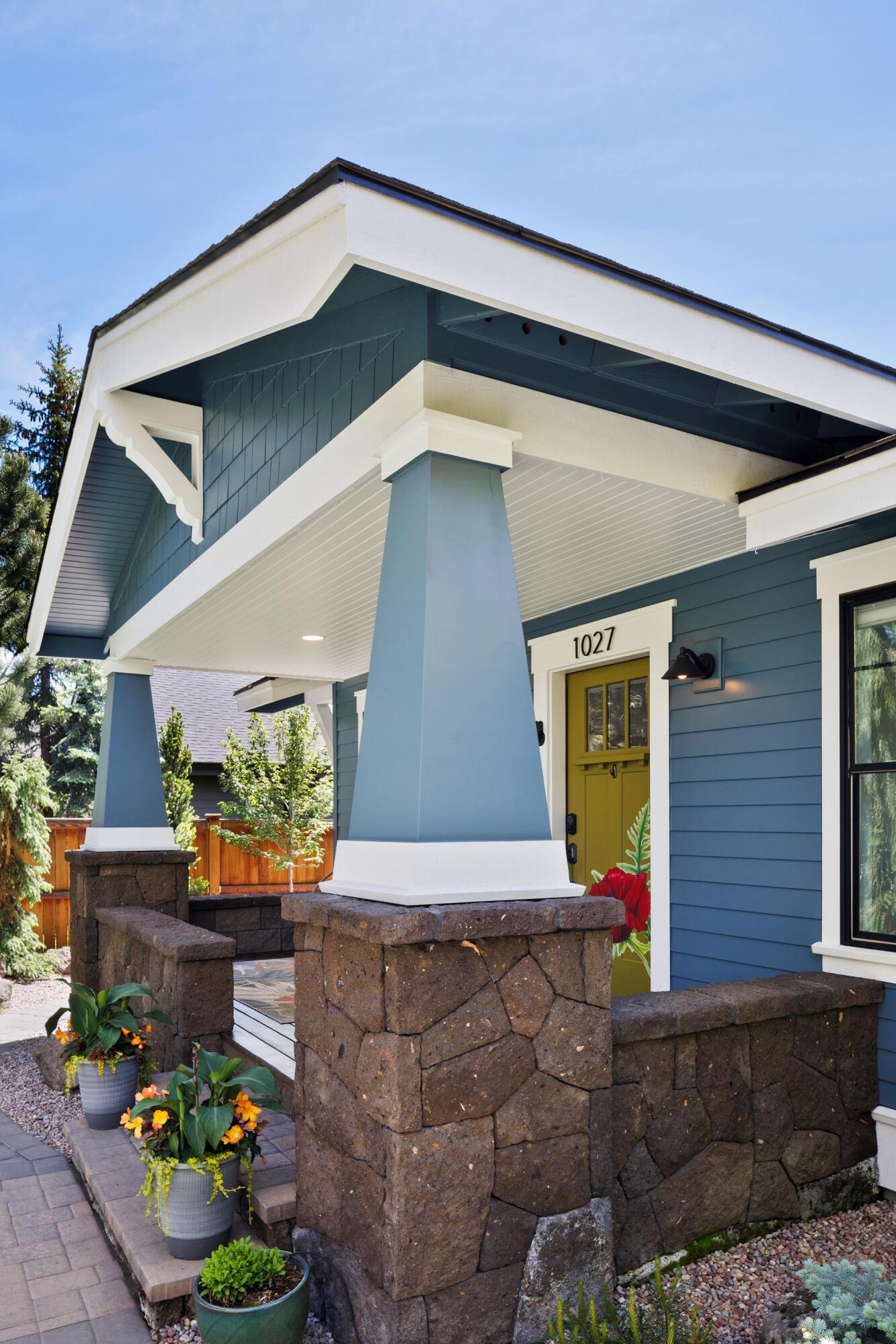 1027 NW Albany Avenue 1&2