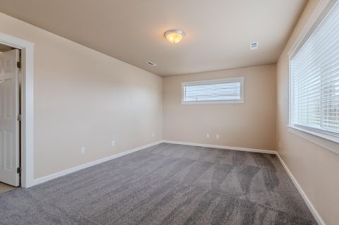 Tiny photo for 1109 Peachwood Court, Medford, OR 97501 (MLS # 220217088)