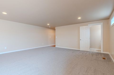 Tiny photo for 1109 Peachwood Court, Medford, OR 97501 (MLS # 220217088)