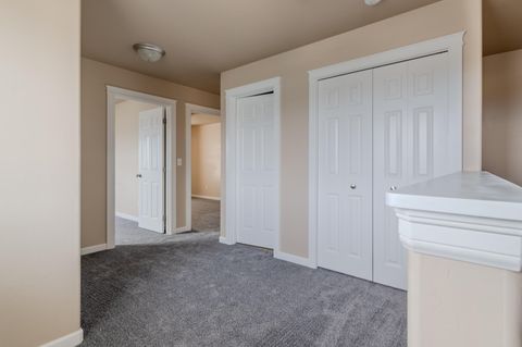 Tiny photo for 1109 Peachwood Court, Medford, OR 97501 (MLS # 220217088)