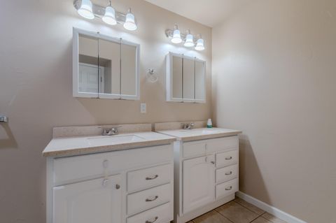 Tiny photo for 1109 Peachwood Court, Medford, OR 97501 (MLS # 220217088)