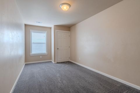 Tiny photo for 1109 Peachwood Court, Medford, OR 97501 (MLS # 220217088)