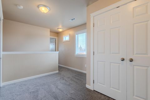 Tiny photo for 1109 Peachwood Court, Medford, OR 97501 (MLS # 220217088)