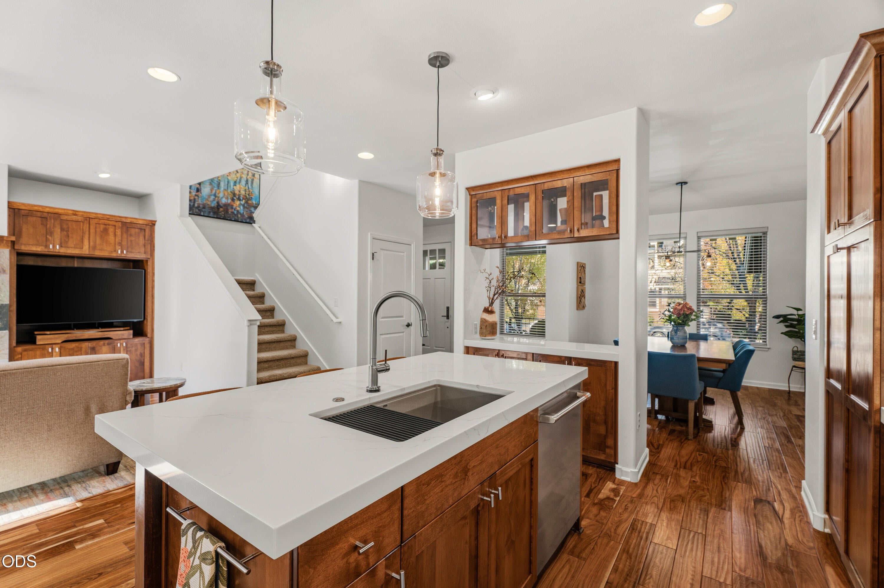2519 NW Crossing Drive