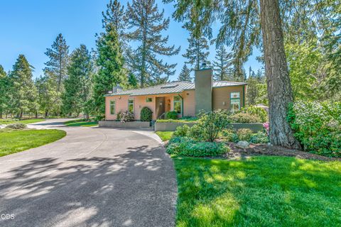Tiny photo for 13587 OR-238, Jacksonville, OR 97530 (MLS # 220223218)