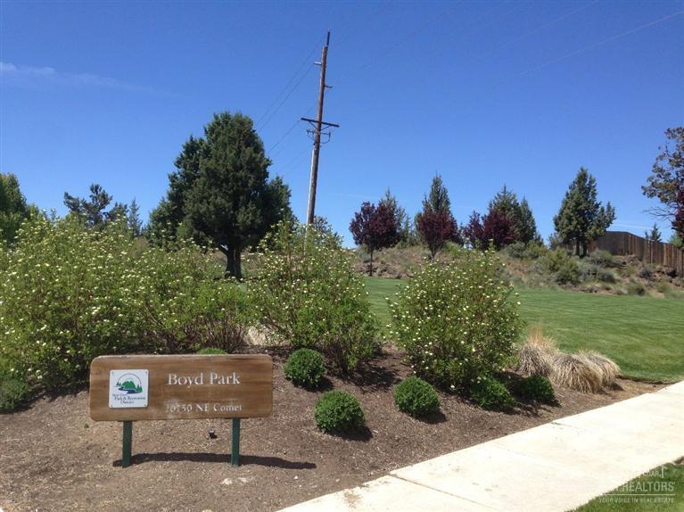 Empire Village - Land