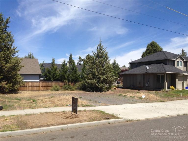 Empire Village - Land