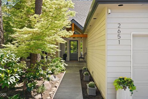 Photo of 2651 NW Nordic Avenue, Bend, OR 97703 (MLS # 220222598)