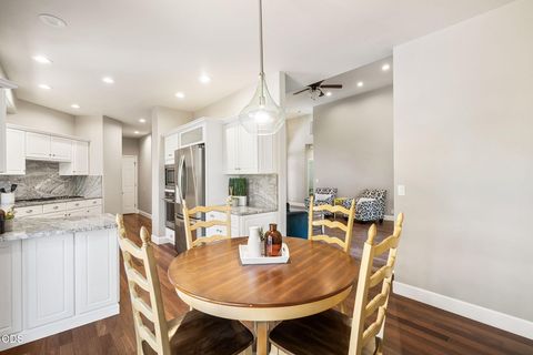 Tiny photo for 2651 NW Nordic Avenue, Bend, OR 97703 (MLS # 220222598)