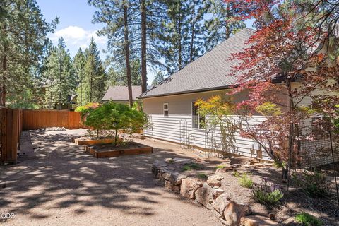 Tiny photo for 2651 NW Nordic Avenue, Bend, OR 97703 (MLS # 220222598)