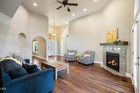 Tiny photo for 2651 NW Nordic Avenue, Bend, OR 97703 (MLS # 220222598)