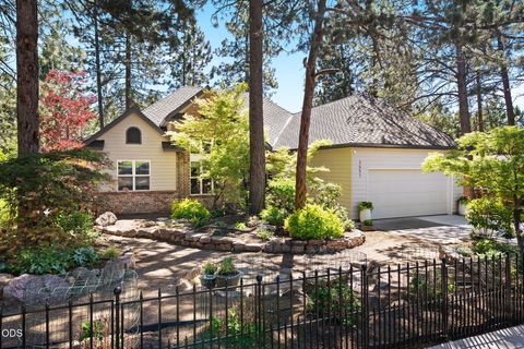 Tiny photo for 2651 NW Nordic Avenue, Bend, OR 97703 (MLS # 220222598)