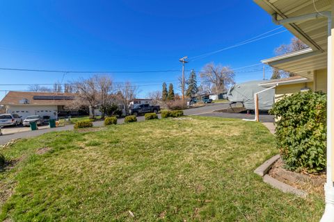Tiny photo for 2181 Kiln Street, Klamath Falls, OR 97601 (MLS # 220217613)