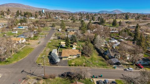 Tiny photo for 2181 Kiln Street, Klamath Falls, OR 97601 (MLS # 220217613)