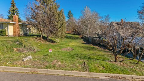 Tiny photo for 2181 Kiln Street, Klamath Falls, OR 97601 (MLS # 220217613)