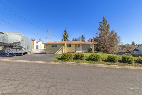 Tiny photo for 2181 Kiln Street, Klamath Falls, OR 97601 (MLS # 220217613)