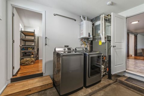 Tiny photo for 2181 Kiln Street, Klamath Falls, OR 97601 (MLS # 220217613)