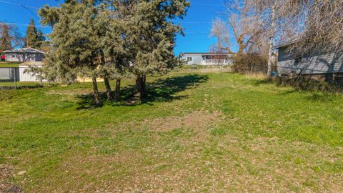 Tiny photo for 2181 Kiln Street, Klamath Falls, OR 97601 (MLS # 220217613)