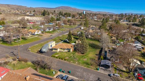 Tiny photo for 2181 Kiln Street, Klamath Falls, OR 97601 (MLS # 220217613)