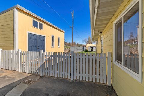 Tiny photo for 2181 Kiln Street, Klamath Falls, OR 97601 (MLS # 220217613)