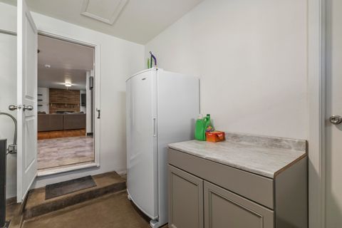 Tiny photo for 2181 Kiln Street, Klamath Falls, OR 97601 (MLS # 220217613)