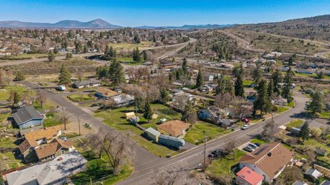 Tiny photo for 2181 Kiln Street, Klamath Falls, OR 97601 (MLS # 220217613)