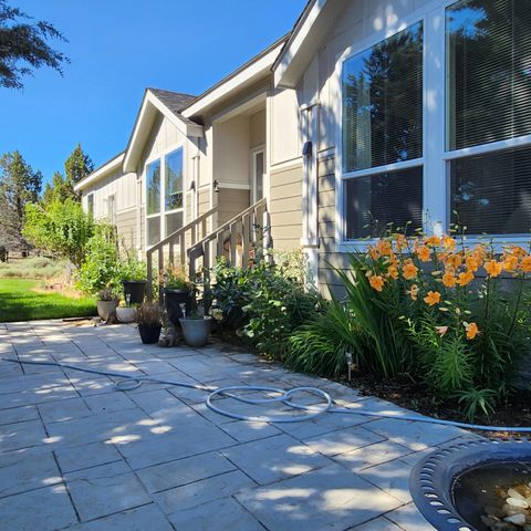 Tiny photo for 69592 Lake Drive, Sisters, OR 97759 (MLS # 220217168)