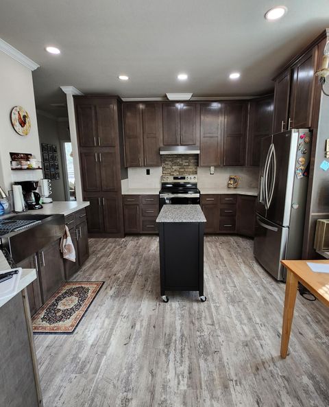 Tiny photo for 69592 Lake Drive, Sisters, OR 97759 (MLS # 220217168)